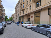 Satılır 2 otaqlı 40 m2 köhnə tikili Sahil m.