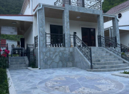 İcarəyə verilir 3 otaqlı 80 m2 həyət evi Qax