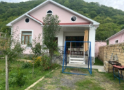 İcarəyə verilir 4 otaqlı 80 m2 həyət evi Qax