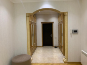 Satılır 4 otaqlı 205 m2 yeni tikili Memar Əcəmi m.