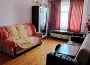 Satılır 3 otaqlı 80 m2 köhnə tikili Elmlər Akademiyası m.