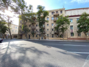 Satılır 3 otaqlı 75 m2 köhnə tikili Sahil m.