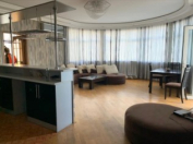 İcarəyə verilir 3 otaqlı 98 m2 yeni tikili 8 Noyabr m.