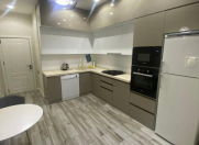 İcarəyə verilir 3 otaqlı 110 m2 yeni tikili 8 Noyabr m.