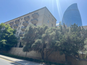 İcarəyə verilir 3 otaqlı 86 m2 köhnə tikili İçəri Şəhər m.