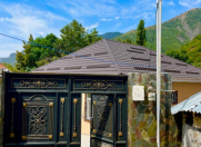 Satılır 4 otaqlı 250 m2 həyət evi Qax