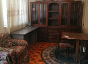 İcarəyə verilir 3 otaqlı 90 m2 köhnə tikili İnşaatçılar m.