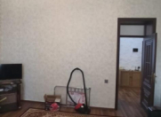 İcarəyə verilir 2 otaqlı 76 m2 köhnə tikili 28 May m.
