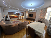 İcarəyə verilir 3 otaqlı 135 m2 yeni tikili 28 May m.