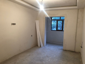 Satılır 3 otaqlı 84 m2 köhnə tikili Xalqlar Dostluğu m.