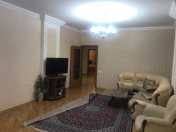 İcarəyə verilir 3 otaqlı 160 m2 yeni tikili Nizami m.