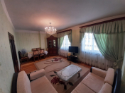 Satılır 2 otaqlı 80 m2 yeni tikili Xalqlar Dostluğu m.