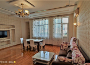 İcarəyə verilir 4 otaqlı 200 m2 yeni tikili Şah İsmayıl Xətai m.