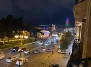 İcarəyə verilir 2 otaqlı 90 m2 köhnə tikili Sahil m.