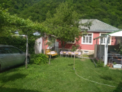 İcarəyə verilir 3 otaqlı 150 m2 həyət evi Qax