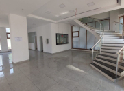 İcarəyə verilir 8 otaqlı 600 m2 obyekt Elmlər Akademiyası m.