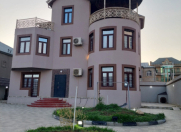Satılır 10 otaqlı 360 m2 villa Badamdar
