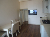 İcarəyə verilir 2 otaqlı 90 m2 köhnə tikili Sahil m.