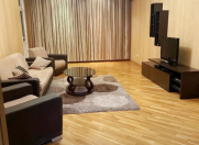 İcarəyə verilir 3 otaqlı 130 m2 yeni tikili Nizami m.