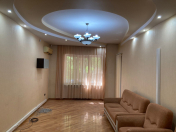 İcarəyə verilir 4 otaqlı 140 m2 yeni tikili Nizami m.