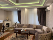 Satılır 4 otaqlı 194 m2 yeni tikili Elmlər Akademiyası m.