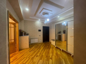 Satılır 3 otaqlı 130 m2 yeni tikili Həzi Aslanov