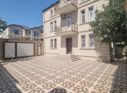 Satılır 5 otaqlı 350 m2 villa 6 mkr