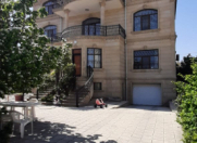Satılır 14 otaqlı 800 m2 villa Badamdar