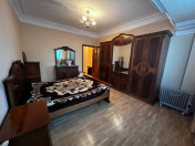 İcarəyə verilir 3 otaqlı 110 m2 köhnə tikili Nizami m.