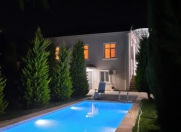 Satılır 3 otaqlı 175 m2 bağ evi Mərdəkan