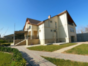 Satılır 7 otaqlı 340 m2 həyət evi Binə