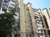 Satılır 3 otaqlı 70 m2 köhnə tikili Bakıxanov