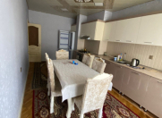 İcarəyə verilir 4 otaqlı 150 m2 yeni tikili 8 Noyabr m.