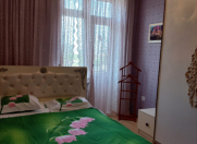 Satılır 3 otaqlı 70 m2 köhnə tikili Heydər Əliyev Mərkəzi