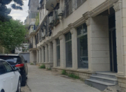 Satılır 4 otaqlı 180 m2 köhnə tikili Fairmont otel