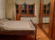 İcarəyə verilir 3 otaqlı 86 m2 köhnə tikili Elmlər Akademiyası m.