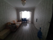 İcarəyə verilir 3 otaqlı 90 m2 köhnə tikili Memar Əcəmi m.