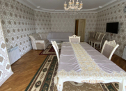 İcarəyə verilir 4 otaqlı 150 m2 yeni tikili 8 Noyabr m.