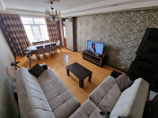 Satılır 4 otaqlı 130 m2 yeni tikili İnşaatçılar m.