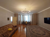 Satılır 5 otaqlı 240 m2 yeni tikili Nizami m.