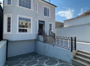 Satılır 4 otaqlı 200 m2 villa Badamdar