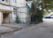 Satılır 2 otaqlı 50 m2 köhnə tikili Xəzər Universiteti