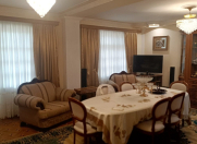 Satılır 4 otaqlı 145 m2 köhnə tikili 8 mkr