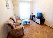 İcarəyə verilir 2 otaqlı 60 m2 köhnə tikili 28 May m.