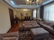 İcarəyə verilir 7 otaqlı 320 m2 yeni tikili Bayıl