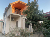 İcarəyə verilir 2 otaqlı 100 m2 həyət evi Sahil