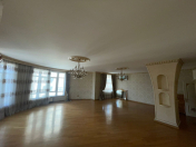 Satılır 3 otaqlı 185 m2 yeni tikili Nizami m.