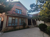 Satılır 6 otaqlı 240 m2 villa Badamdar