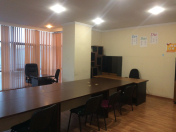 İcarəyə verilir 10 otaqlı 300 m2 ofis 8 Noyabr m.