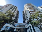 İcarəyə verilir 3 otaqlı 135 m2 yeni tikili Bayıl parkı